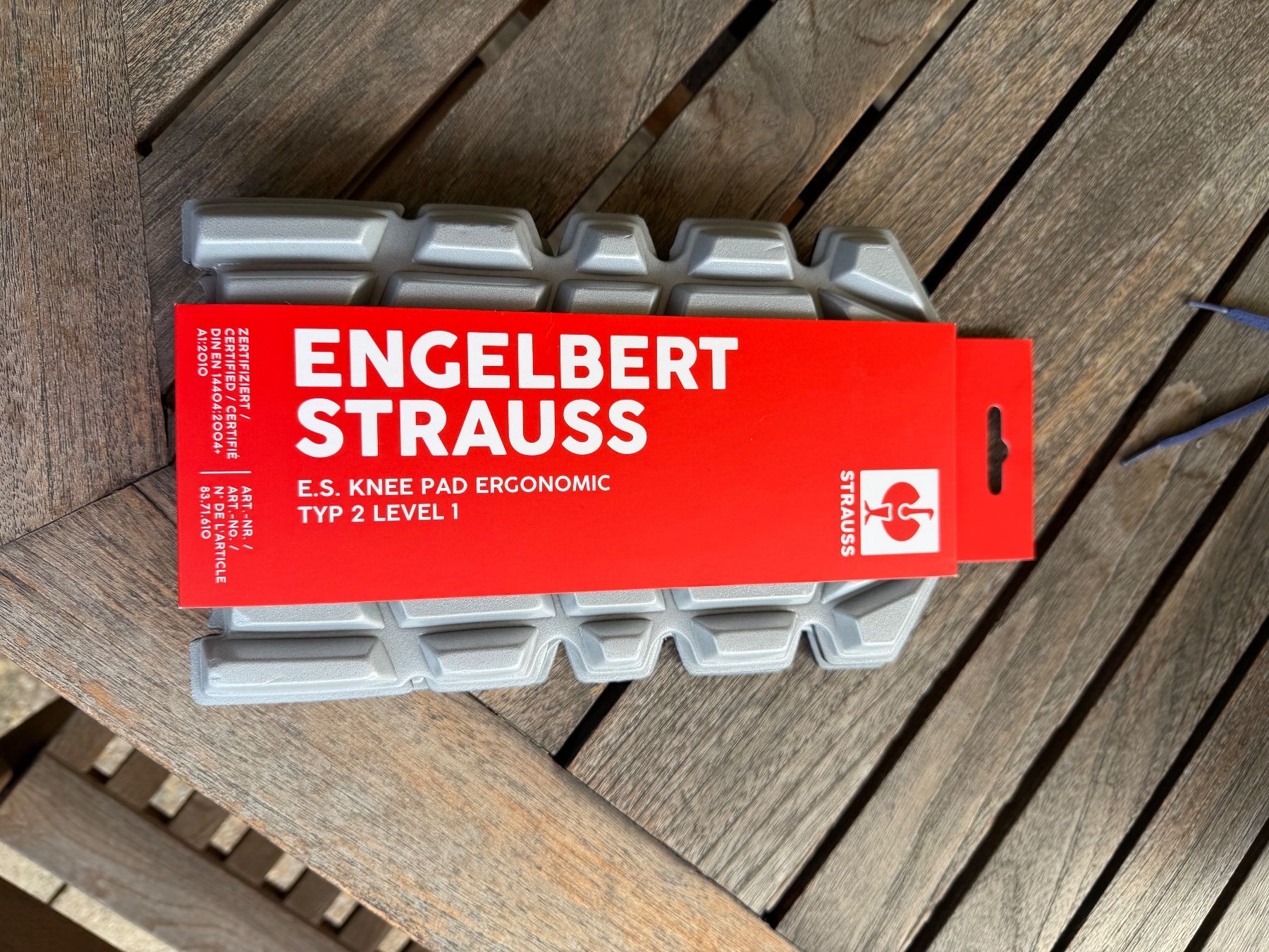 Protections: Knieschoner – Neuf avec emballage d'origine à Zürich par miciaditellaro