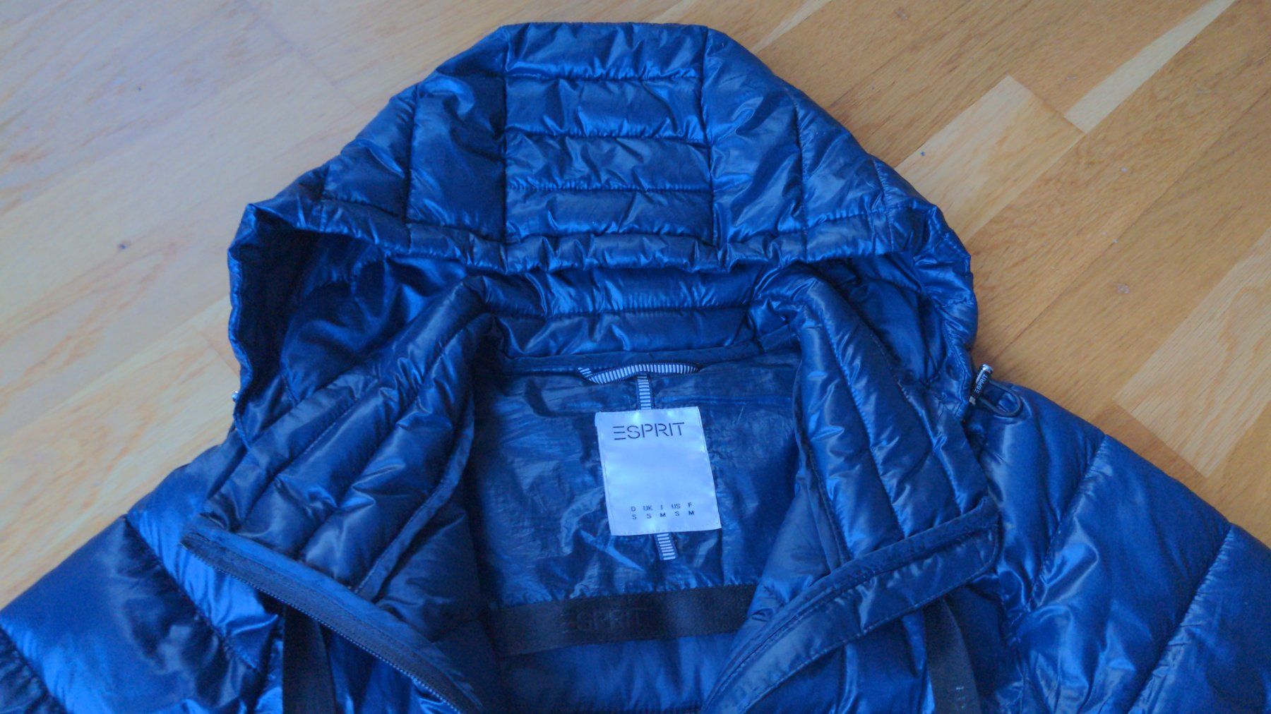 Esprit Giacche: Esprit Winterjacke, Steppjacke, Dunkelblau, Gr. S – Usato da Sutz venduto da Rawypp 1