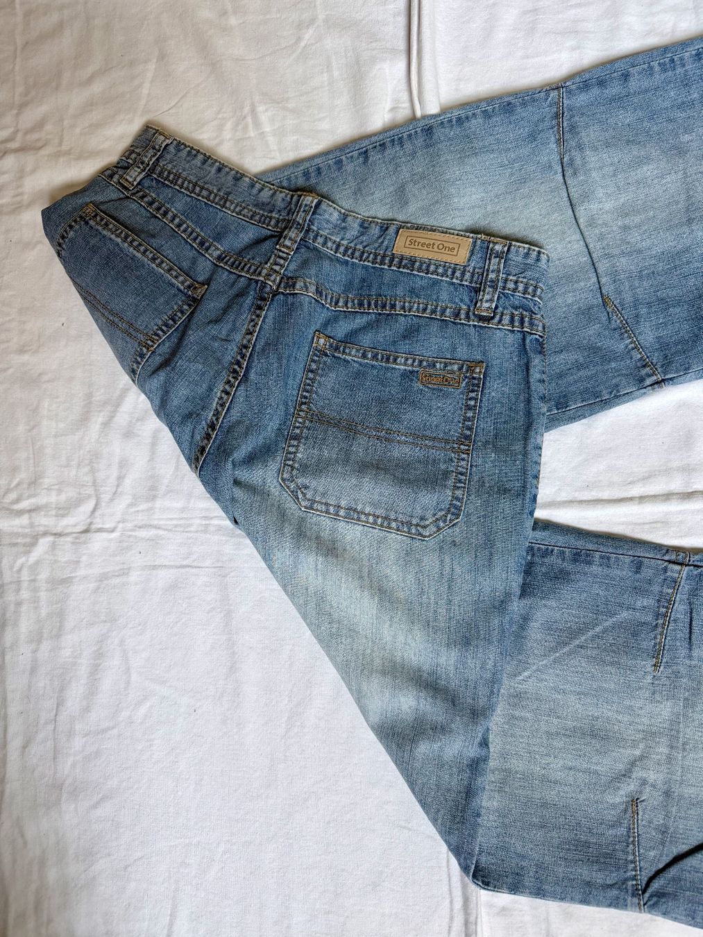 Jeans: Street One Jeans 7/8, hellblau, Gr. 34 – Usato da Basel venduto da Solaia28 3