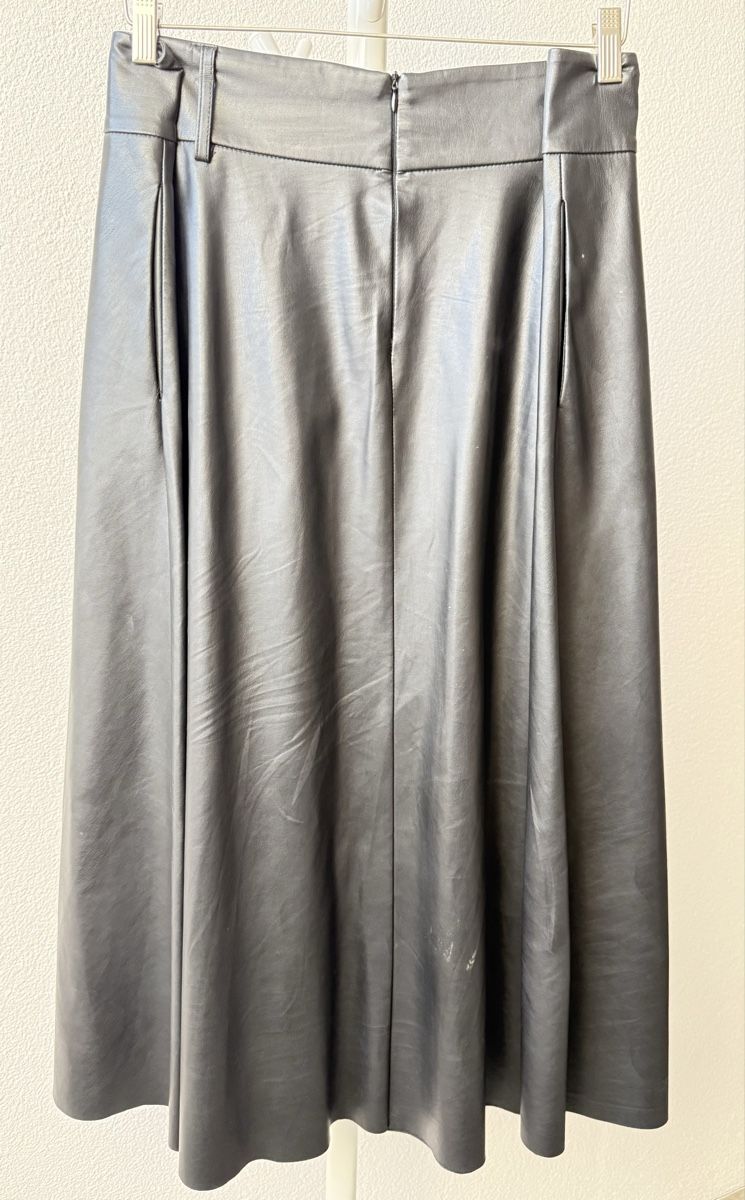 Gonne: Schwarzer Kunstlederrock von Sem per Lei - Grösse 44/46 – Usato da Islikon venduto da Julies_wardrobe 1