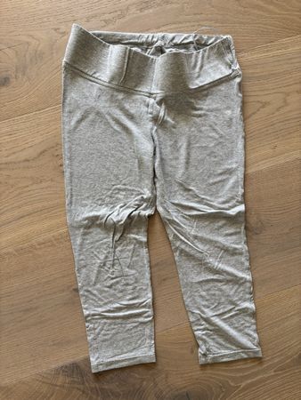 Brendon Grey Capri maternity Leggings - Size 36