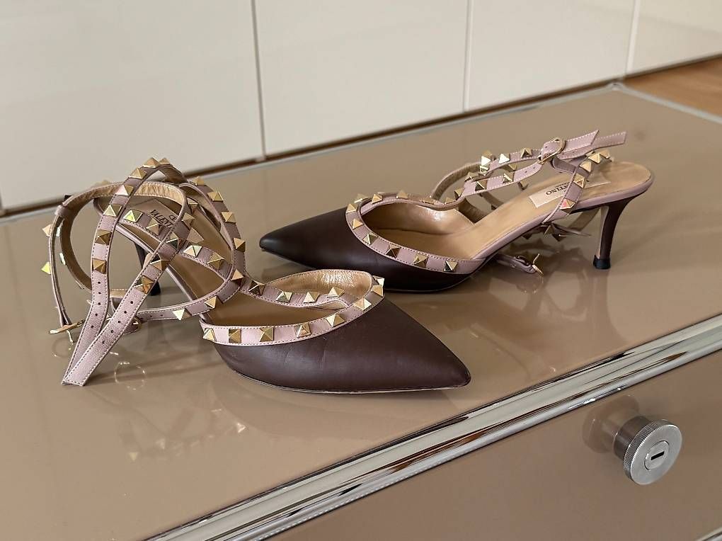 Scarpe da donna: Valentino Slingpumps Rockstud mit Nieten – Usato da St. Gallen venduto da schwarzundweiss 3