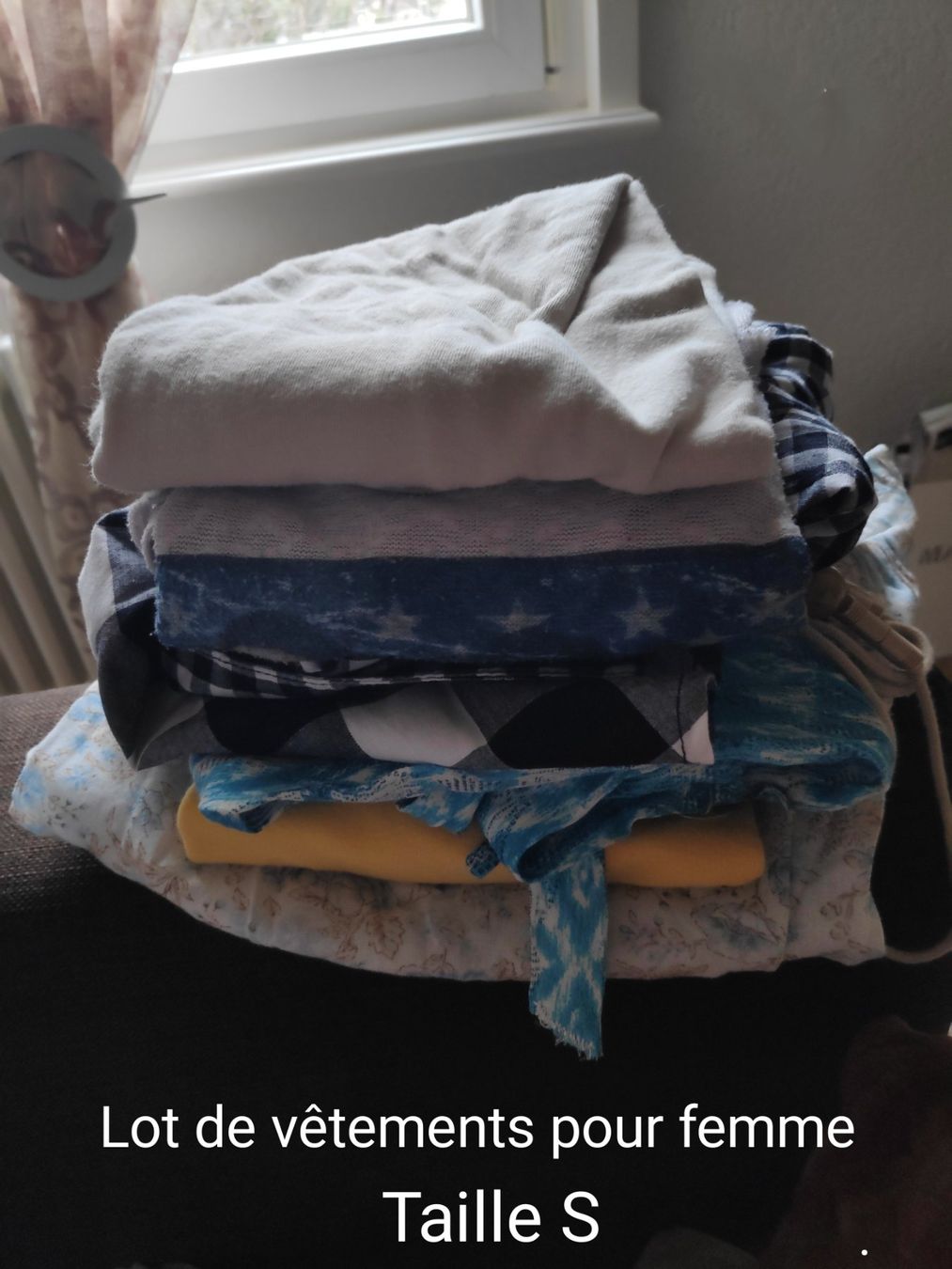 Lotti di vestiti: Vêtements femme taille S – Usato da Couvet venduto da fat_kyl7