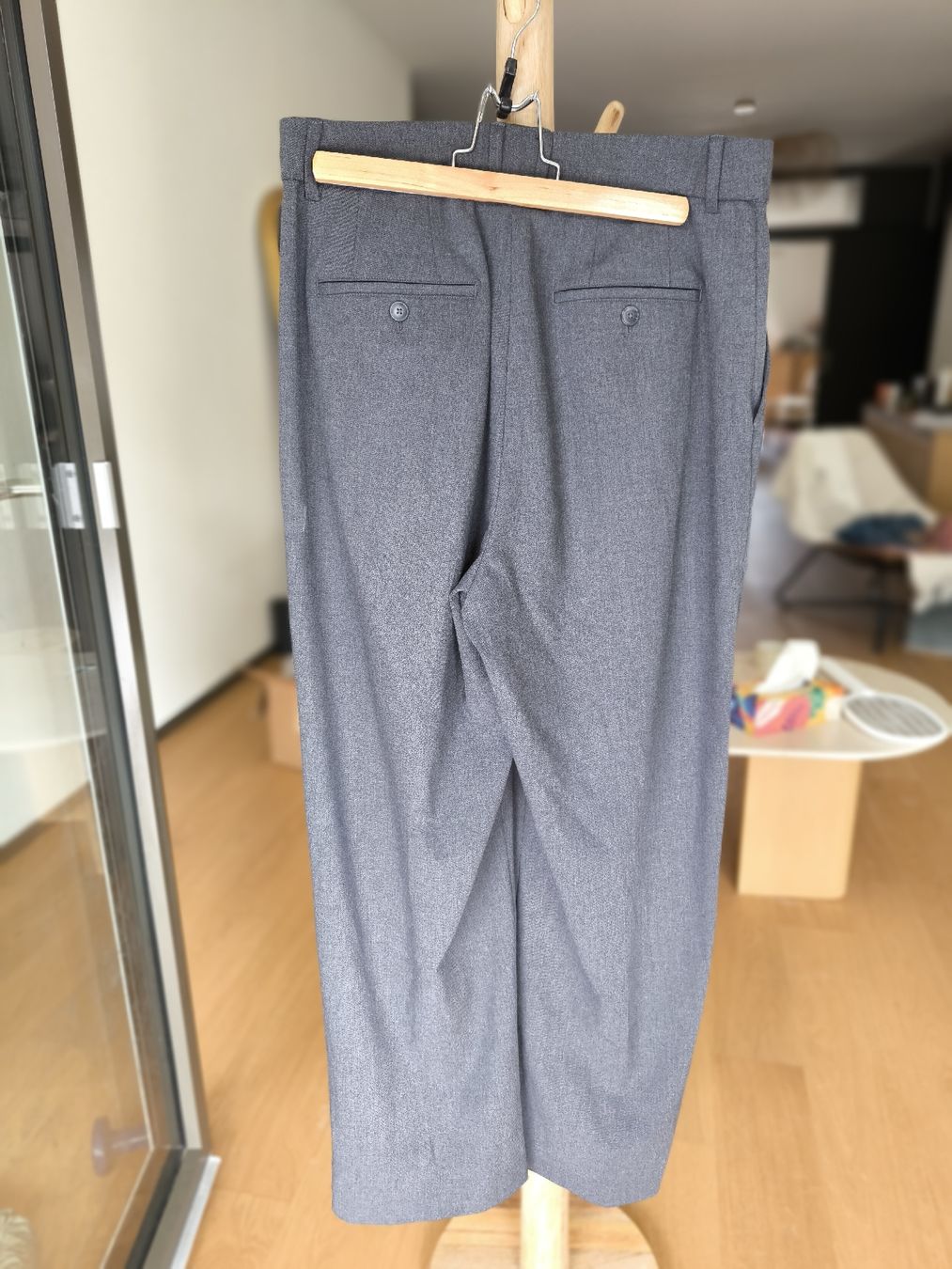 Uniqlo Hosen: Uniqlo Gray Suit Trousers – Gebraucht aus Zürich von franfriedrich 1