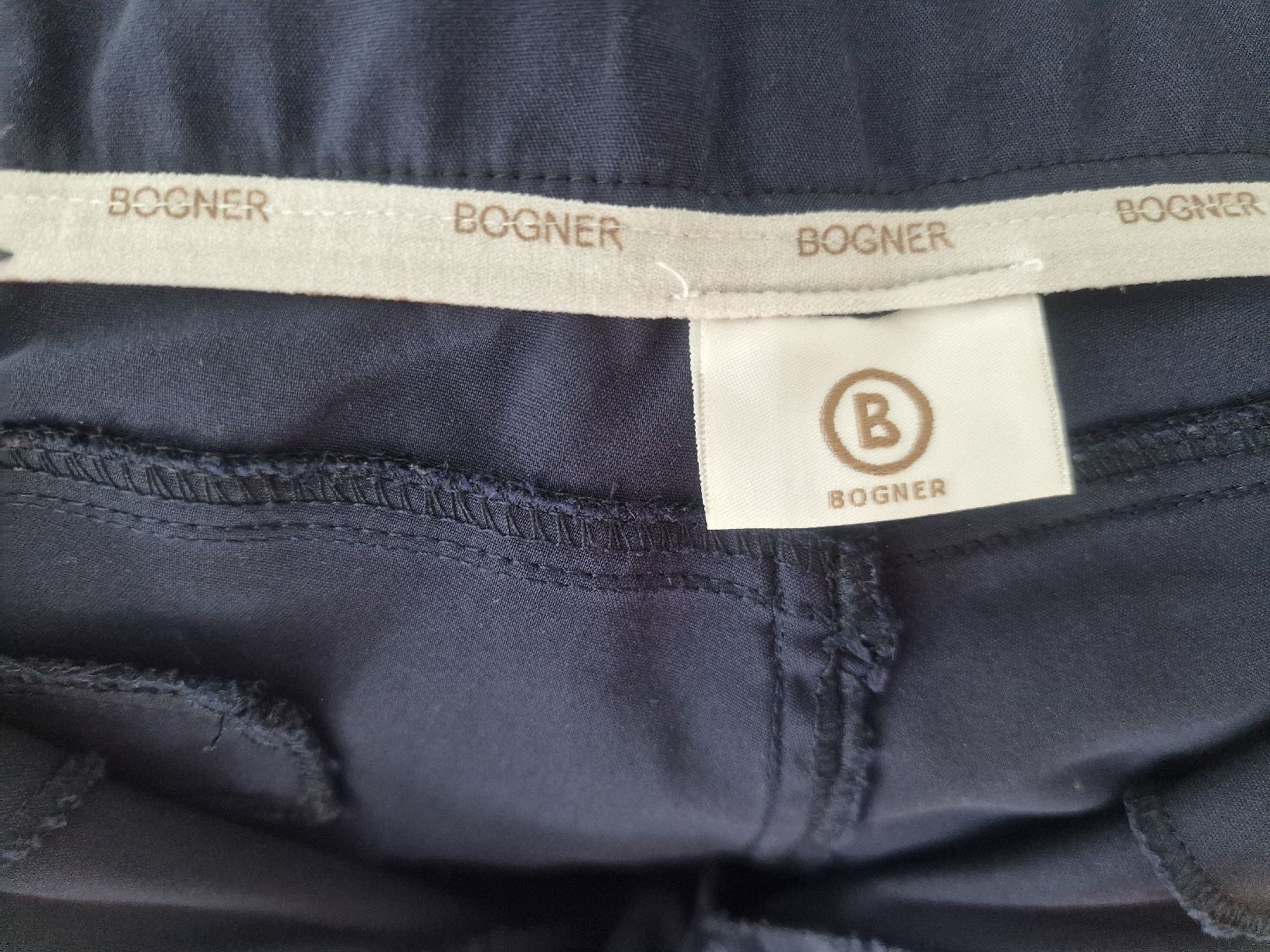 Bogner Pantaloni: Bogner Golfshorts dunkelblau – Usato da Lausen venduto da Joli-80 4
