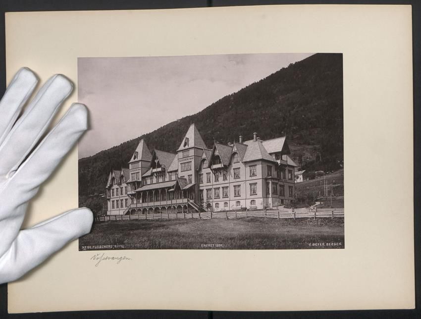 Fotografie & Manifesti: Fotografie Voss / Norwegen, Fleischer's  – Usato da Berlin venduto da bartko-reher