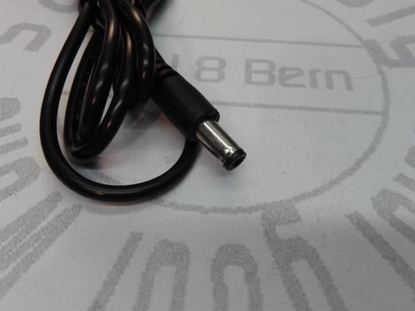 Componenti elettronici: Netzteil 240/5V, 1A, 5.5x2.1mm DC – Nuovo (secondo la descrizione) da Luzern venduto da Salefactory 1