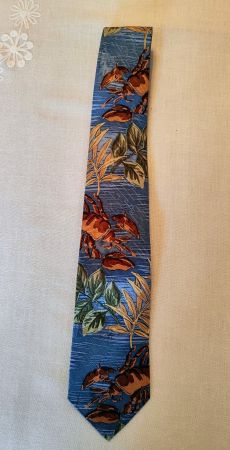 Cravate Tommy Bahama – motif homards et feuillage tropical