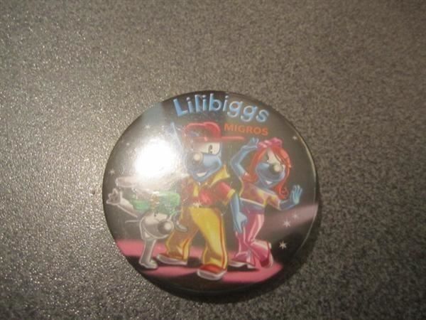 Broschen & Nadeln: Button Lilibiggs – Gebraucht aus Zürich von Motzkuh