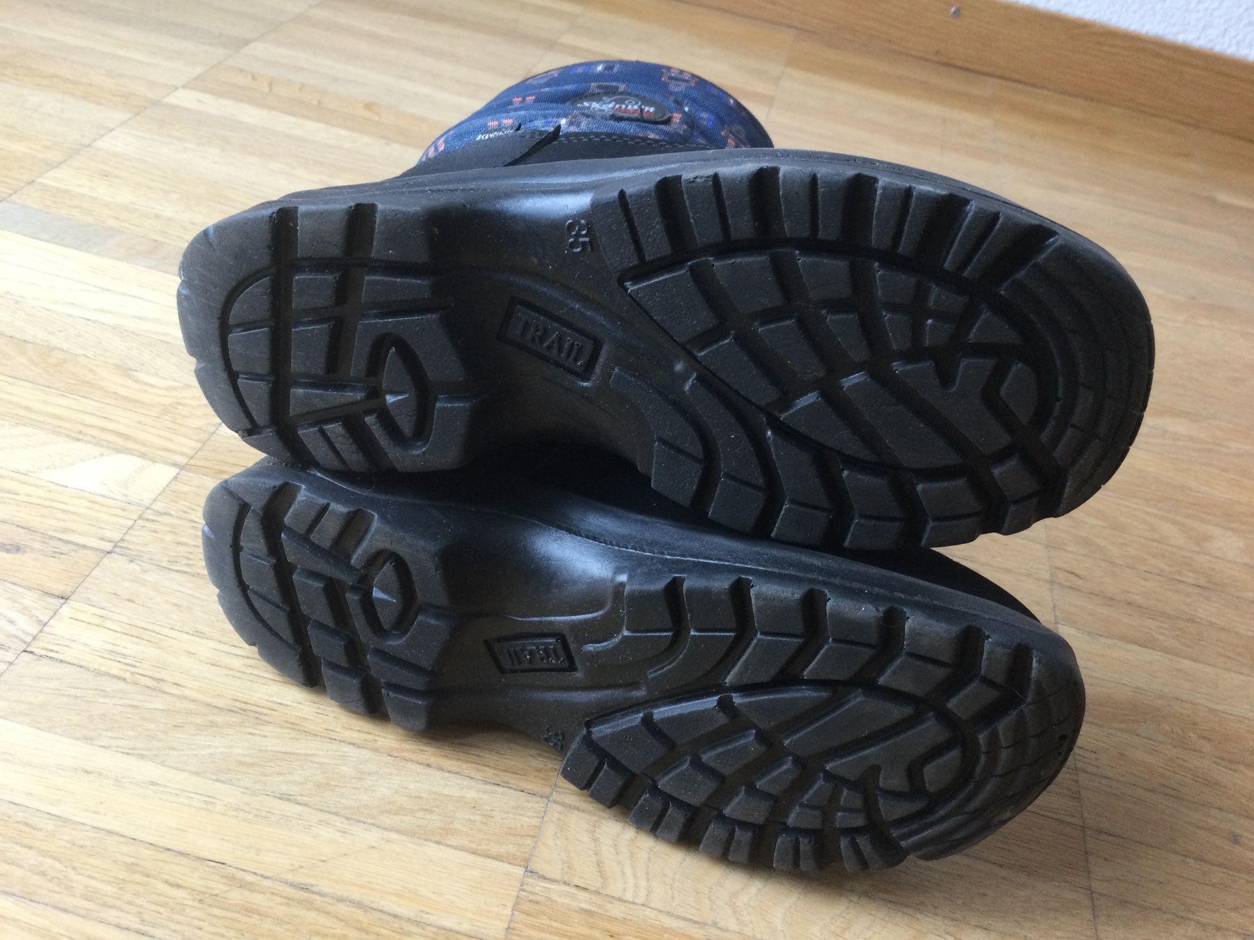 Scarpe per ragazzi: Kinder Stiefel / Boots, Gr 35 – Usato da Zürich venduto da VorlonShadow 6
