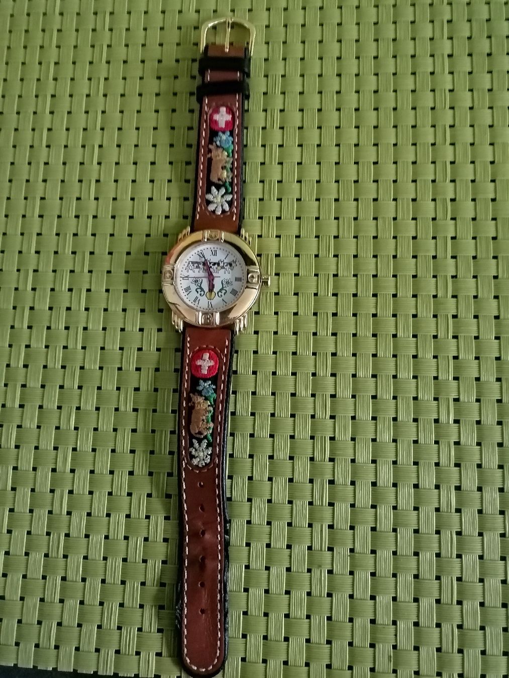 Swiss Orologi: Armbanduhr folkloric swiss – Usato da Biberist venduto da troedlerheinz 1