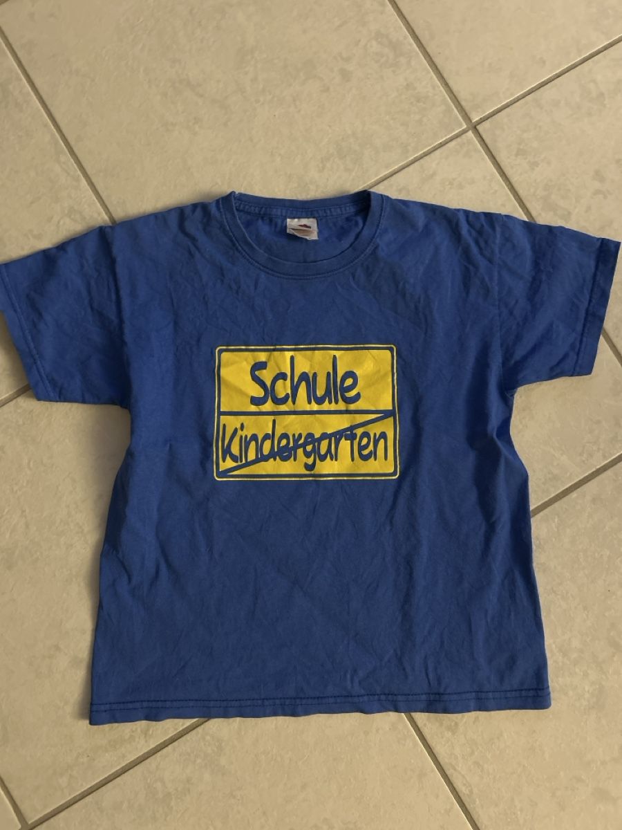 Chemises, T-shirts & Polos: T-Shirt Gr 128 – D'occasion à Lostorf par Venice16