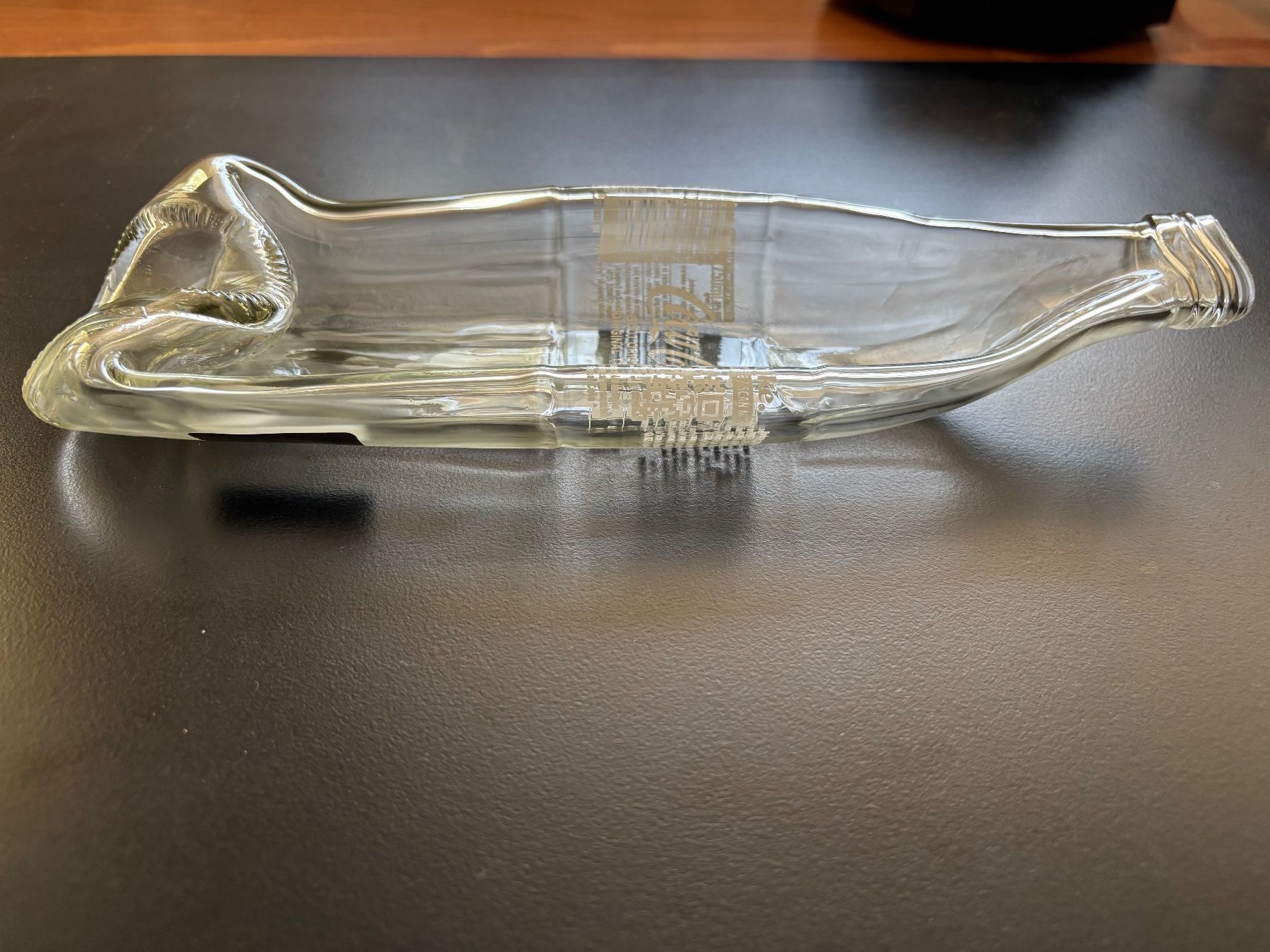 Coca-Cola Altro in Stoviglie & Bicchieri: Cola Flasche 27cm geschmolzen, Kunst, Ablage usw.. – Nuovo (secondo la descrizione) da Zürich venduto da Peter_Schmitt 1