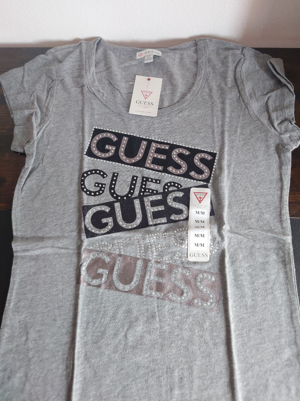 Guess T-Shirts: Guess T-shirt Size M, nuova con tag – Neu und originalverpackt aus Savosa von Puffola 1
