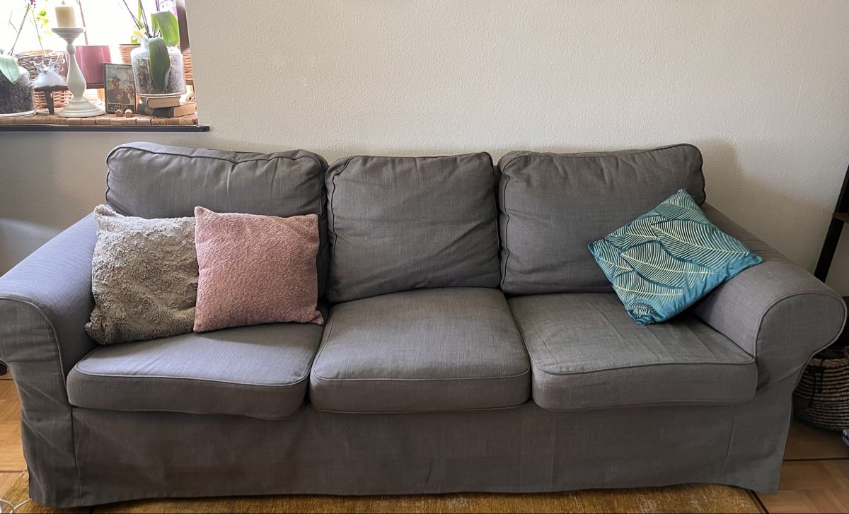 Ikea Divani: gemütliches 3er IKEA Ektorp Sofa – Usato da Olten venduto da WunderPanda