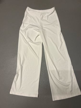 Weisse Sommerhose, Grösse L, neu & bequem!