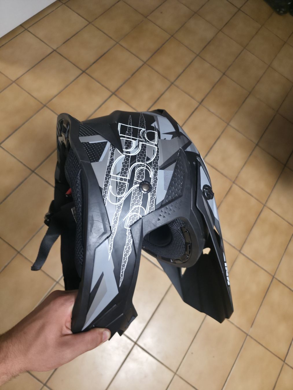 Helme & Visiere: vendo Casco IXS per moto – Gebraucht aus Faido von SX32