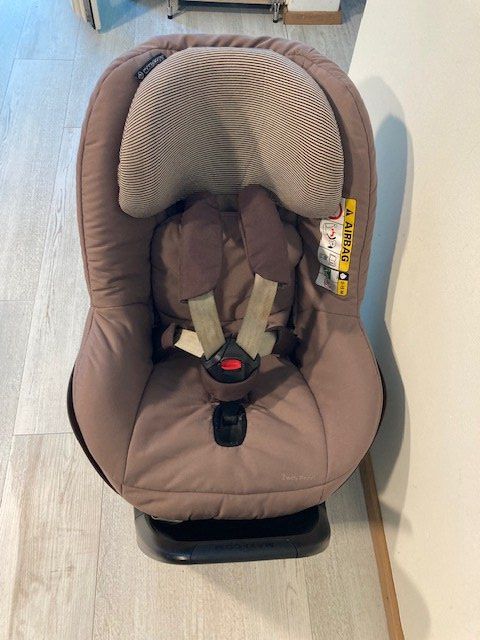 Maxi-Cosi Seggiolini per auto: Maxi Cosi 2wayfix Station mit Kindersitz – Usato da Zürich venduto da Laura1079 6