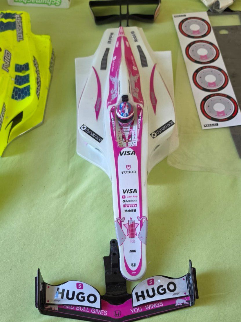Modellismo RC: RC Formel 1KarTeile Sammlung Chassis Reifen ESC Programmcard – Usato da Zürich venduto da Heute99 5