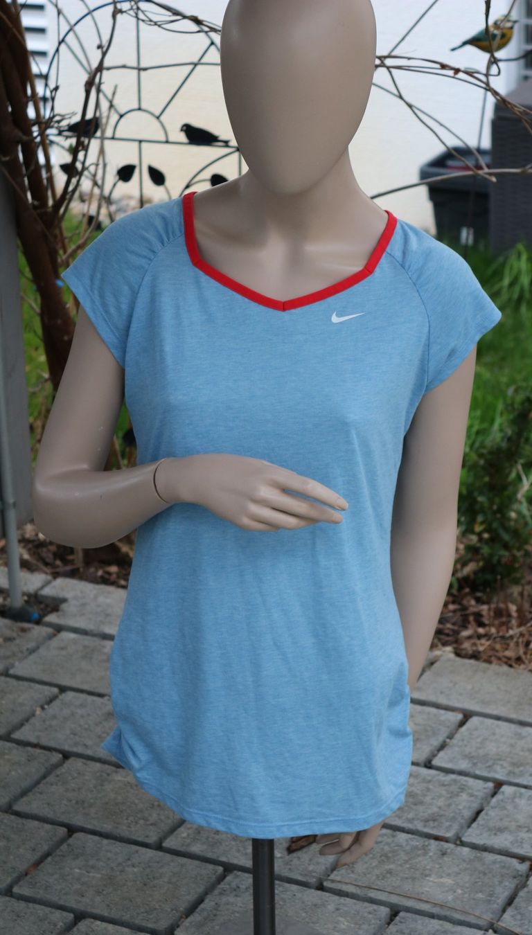 Nike T-Shirts: Activ-T-Shirt Marke Nike – Gebraucht aus Frick von Beni58