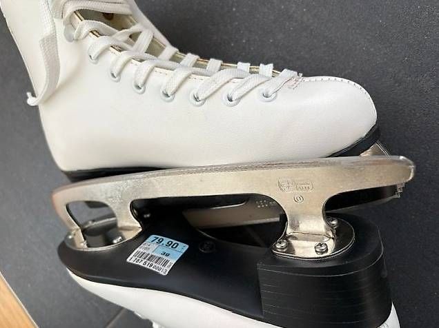 Pattini da ghiaccio: Schlittschuhe Davos Damen Gr. 39  – Nuovo e nell'imballaggio originale da Zürich venduto da Sonnenblume_65 2