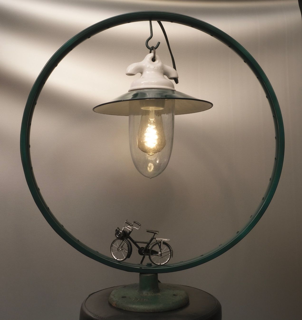Lampade: Felgen-Leuchte Eigenkreation – Usato da Biel/Bienne venduto da Rothar 5