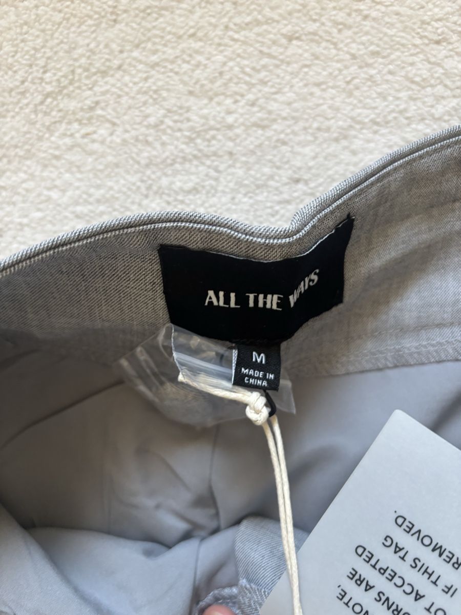 Camicette: Revolve Graue Damen-Shorts M – Nuovo (secondo la descrizione) da Luzern venduto da Monica_19 2