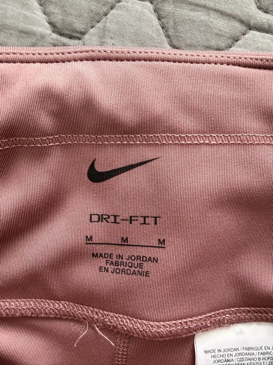Leggings: 2x Nike leggings  – D'occasion à Dübendorf par MariaS. 2