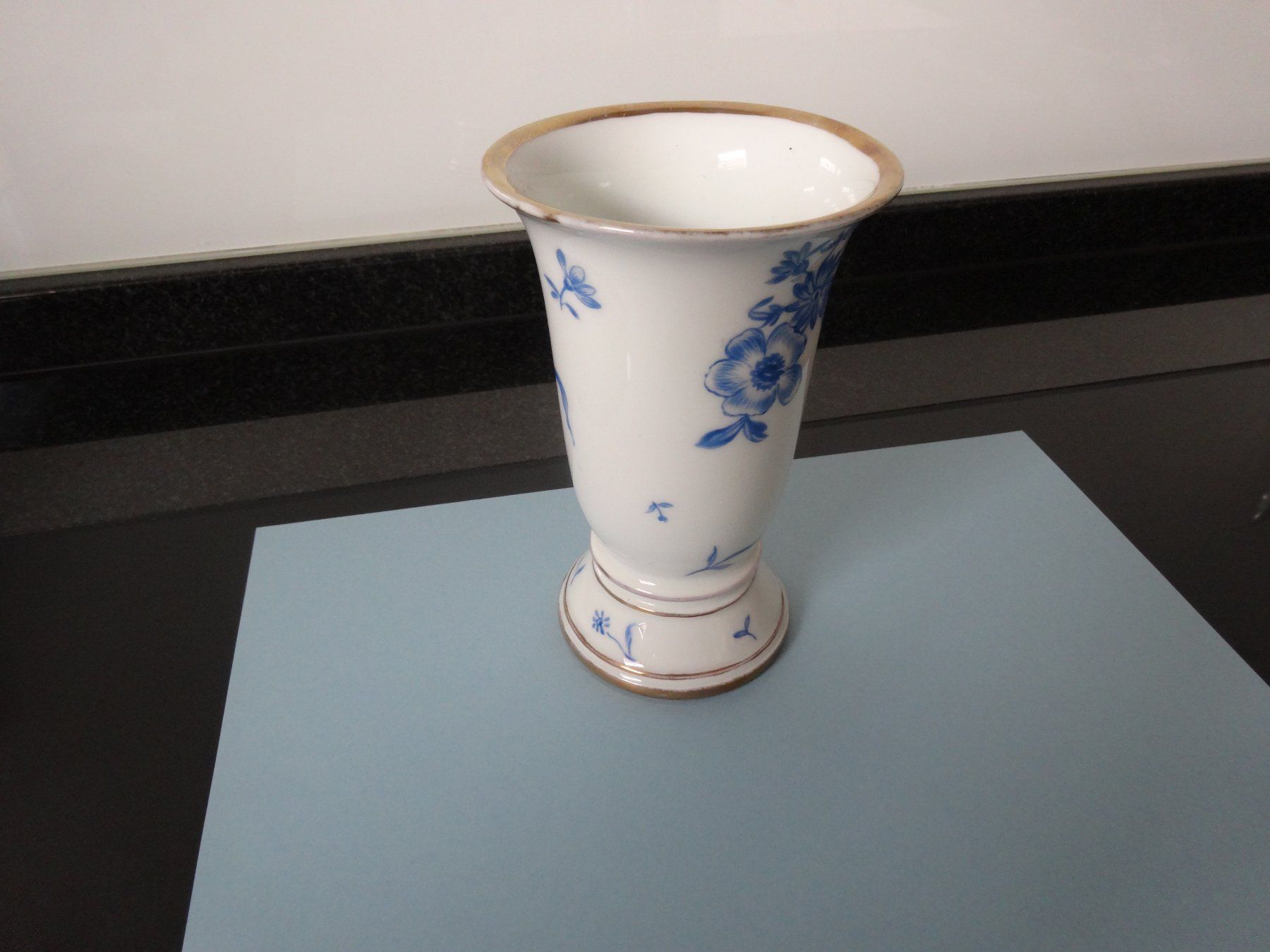 Rosenthal Vasen & Gefässe: Antike Rosenthalvase signiert – Gebraucht aus Neerach von jenny062 1