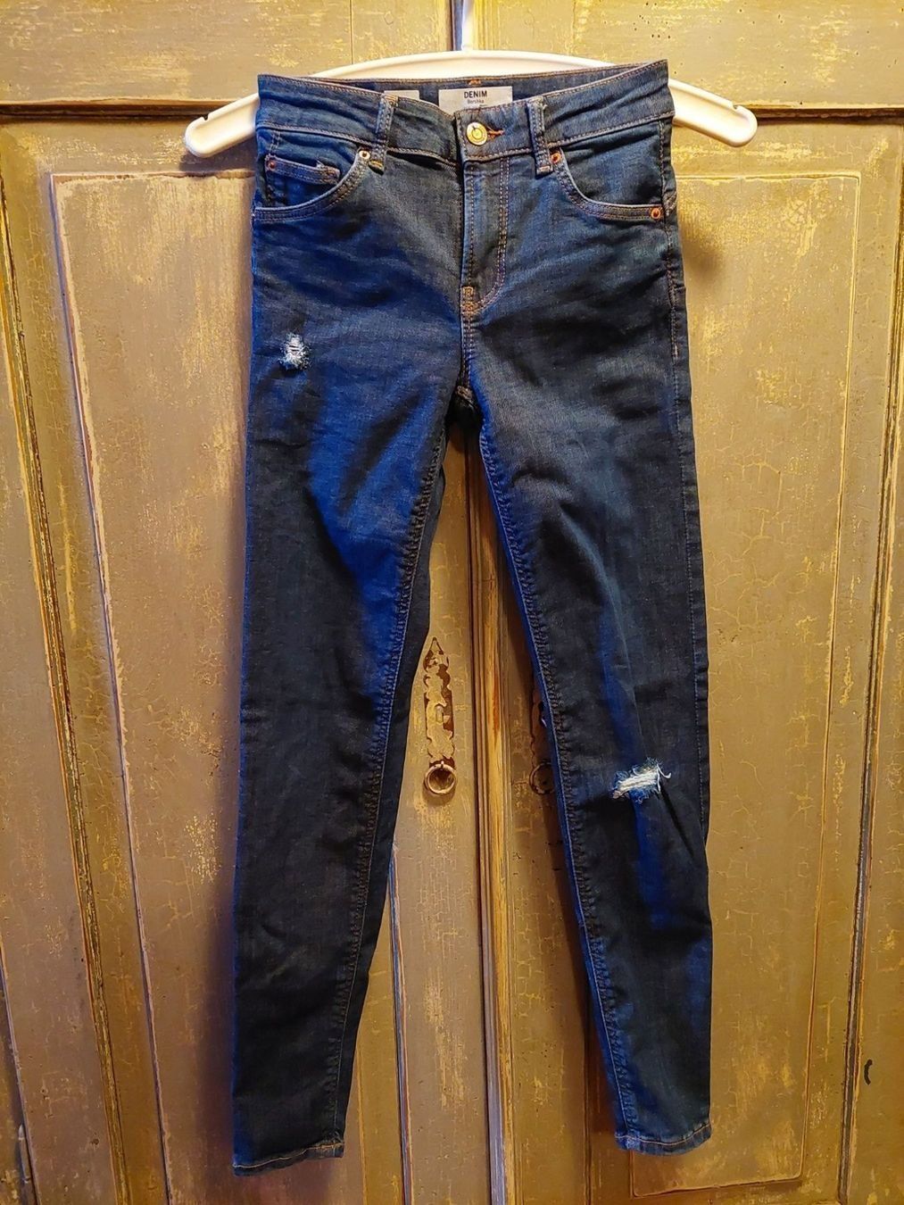 Bershka Jeans: Bershka . Denim pushup 34 – Usato da Besenbüren venduto da piculo