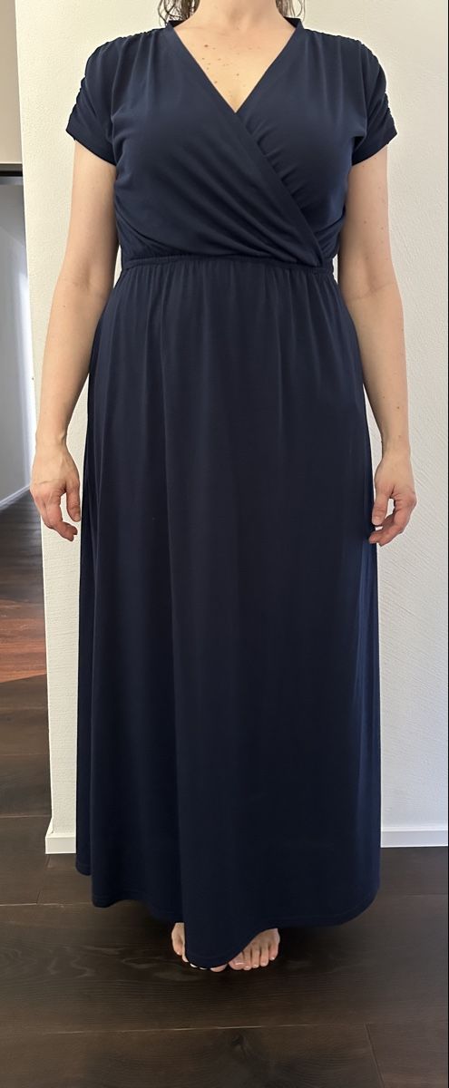 Vestiti: Kleid dunkelblau 44 – Usato da Wetzikon ZH venduto da lugis 1