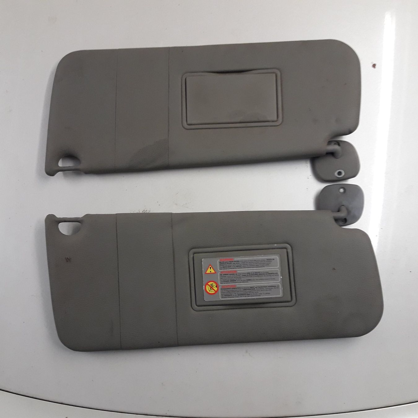 Accessori per altri veicoli: Renault Kangoo 1.6 Sonnenblenden – Usato da Inwil venduto da Pferd8