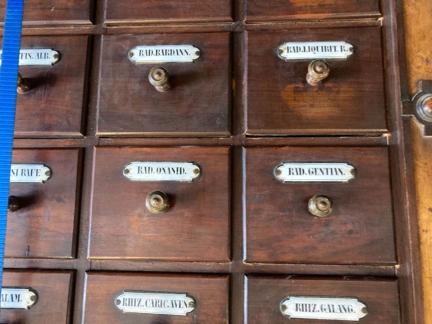 Armadi: Antiker Apothekerschrank Leipzig 1880 – Usato da Buchs ZH venduto da JPK7 3
