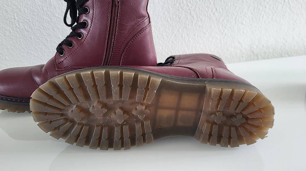 Damenschuhe: Tolle Winterstiefeletten Gr.35 – Neu (gemäss Beschreibung) aus Therwil von cha_m68j 1