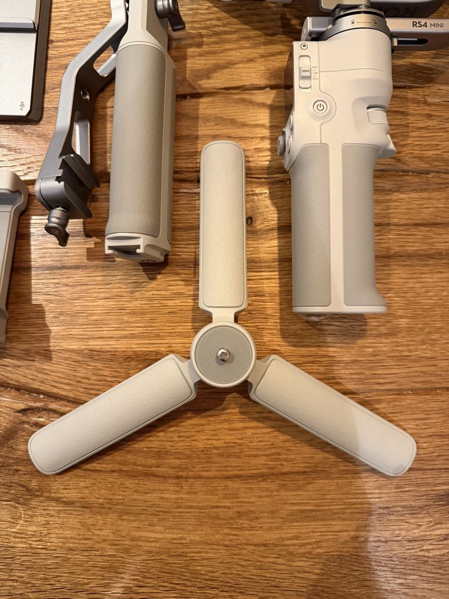DJI Autres accessoires: DJI RS 4 Mini Combo  – D'occasion à Kerns par pat_d9cd 7