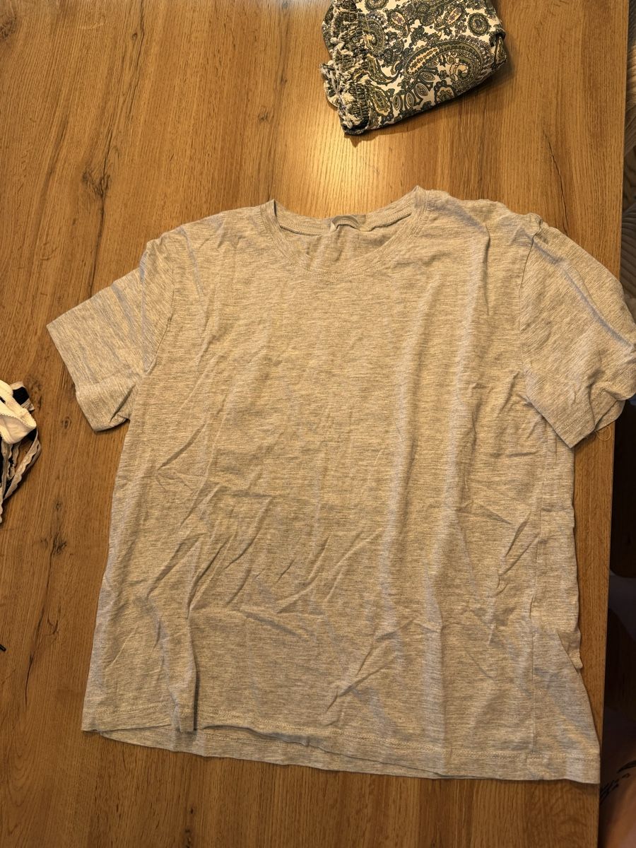 T-shirt: Graues T-Shirt Gr L – Usato da Hohenrain venduto da Flysohighmybutterfly
