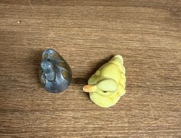 Entzückende Entchen-Figuren aus Porzellan und Zinn, 2 Stk.