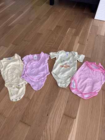 4er Set Baby Bodys Grösse 50/56. Sommer Kollektion!