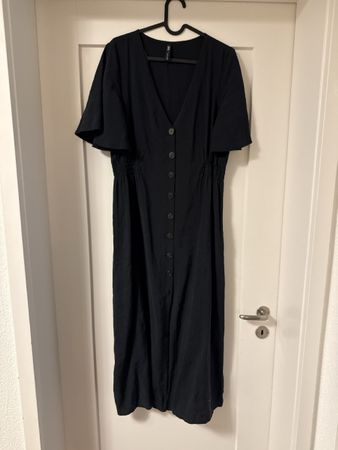 Zara Black Dress, Size L, Elegant and Comfortable!