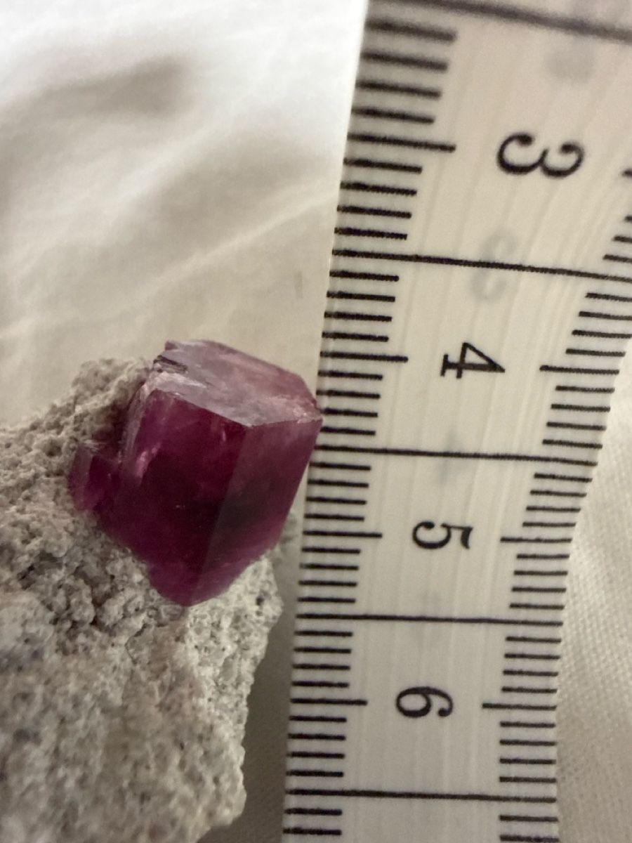 Pietre preziose: Red beryl in Matrix  – Nuovo (secondo la descrizione) da Oberhof venduto da RealStone 1