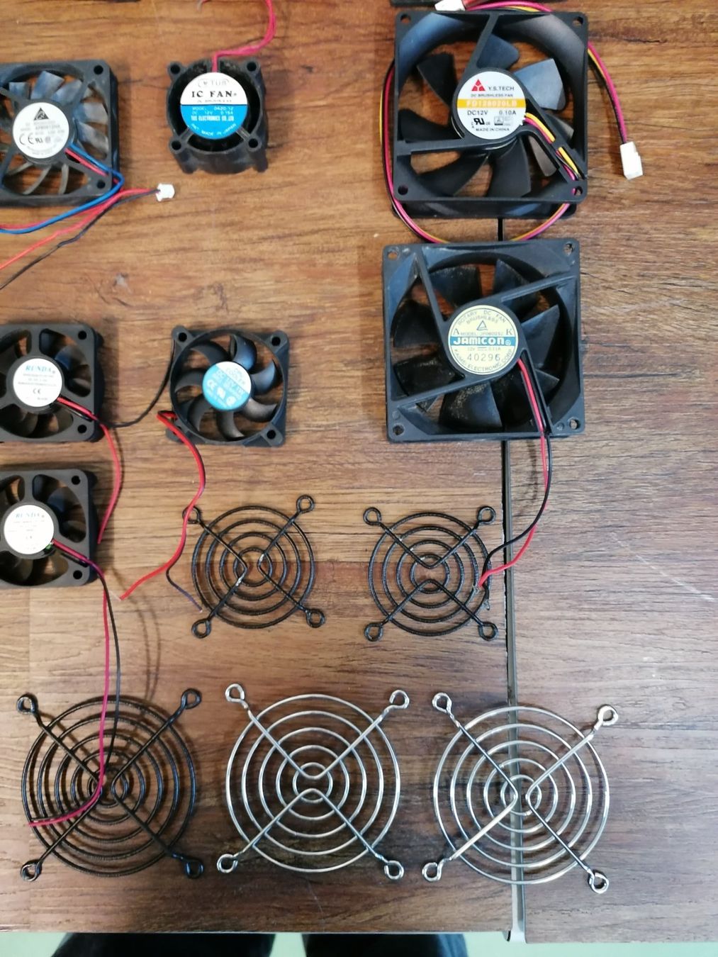 Ventilatori: Axiallüfter , Ventilatoren – Usato da Niedergösgen venduto da piccorx5 3