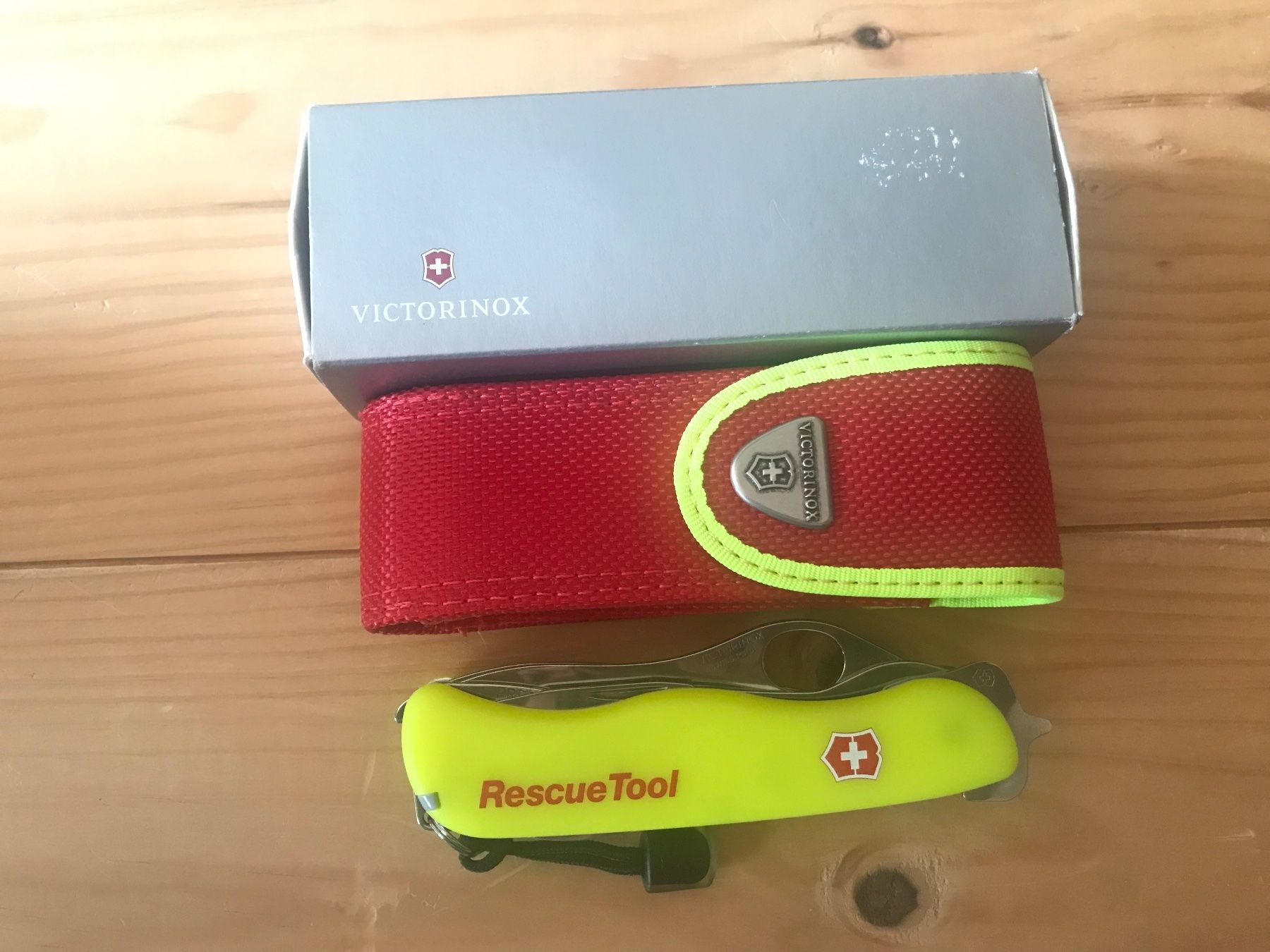Victorinox Coltelli tascabile: Victorinox Rescue Tool – Nuovo (secondo la descrizione) da Pontresina venduto da TED_23 1