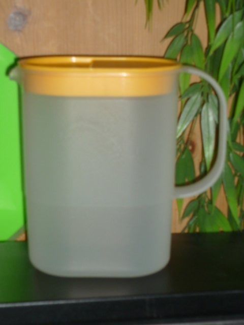Tupperware Behälter & Ähnliches: TUPPERWARE KRUG – Gebraucht aus St.Gallen von Anso 2