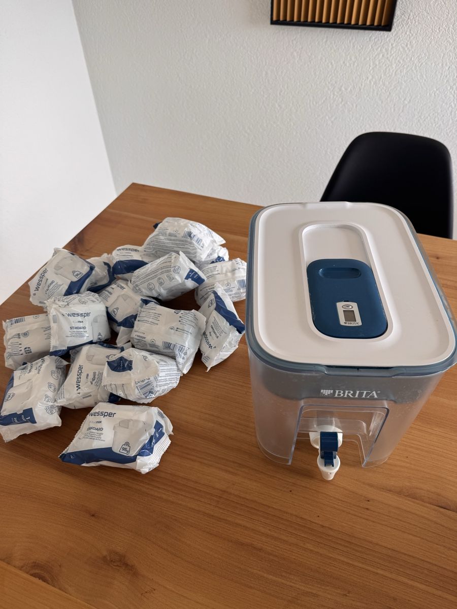 Sanitär: BRITA Wasserfilter Kanne mit 16 Filtern – Gebraucht aus Hüttwilen von Marco182 1