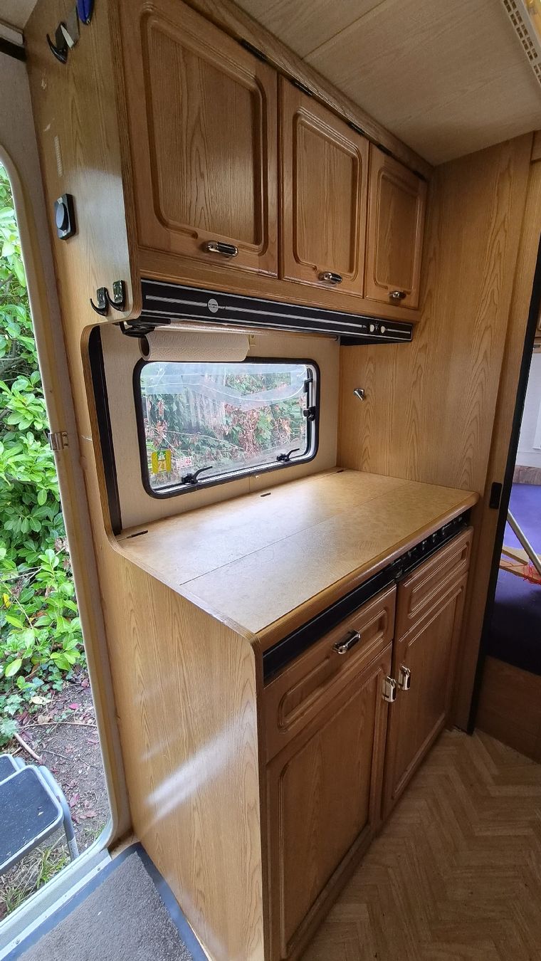 Bürstner Véhicules de camping: Vollausgestatteter Bürstner Wohnwagen Klassiker – D'occasion à Aarau par Saskia.94 2