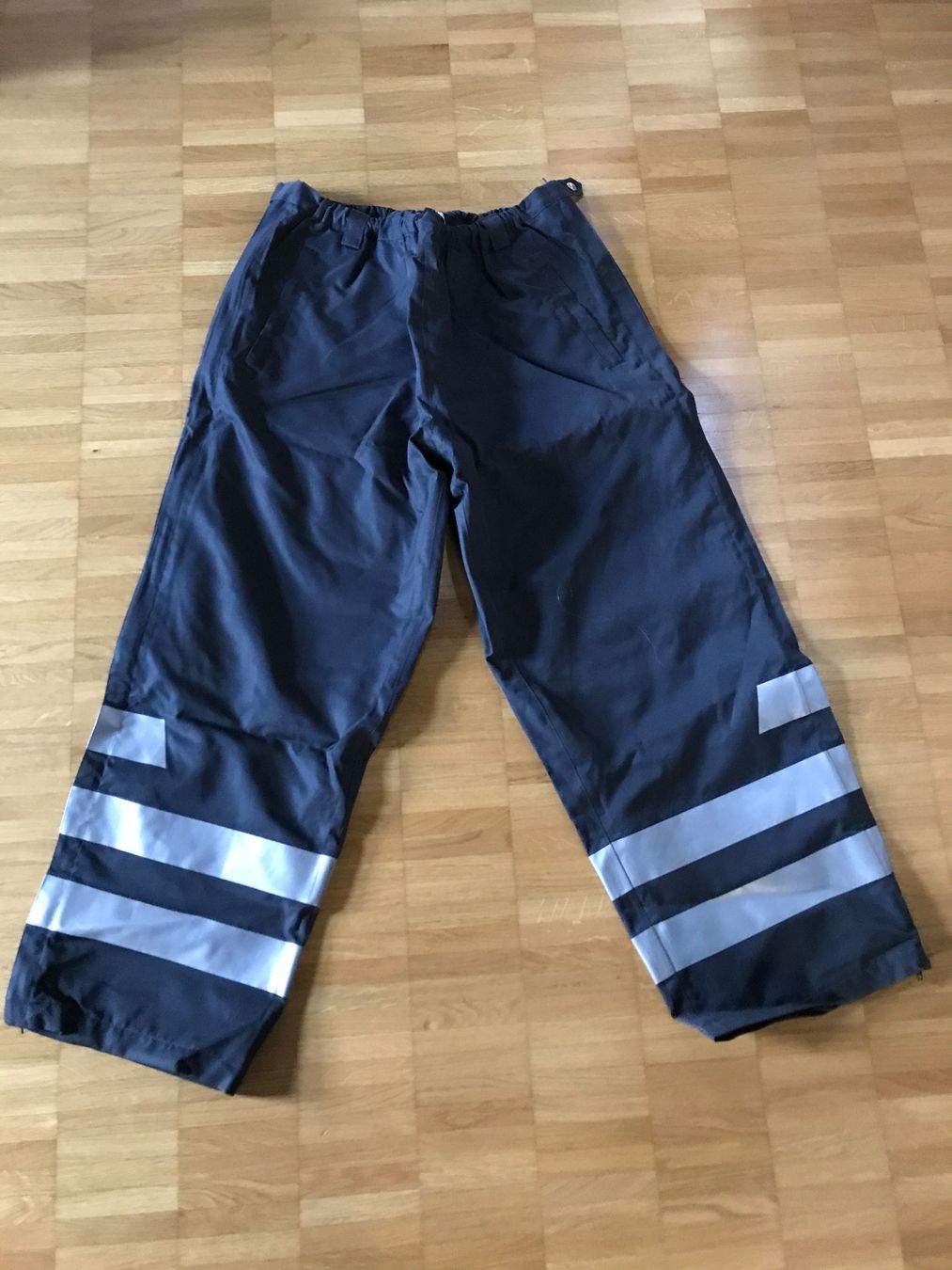 Hosen: Work Wear – Neu (gemäss Beschreibung) aus St. Margrethen SG von kellenbh