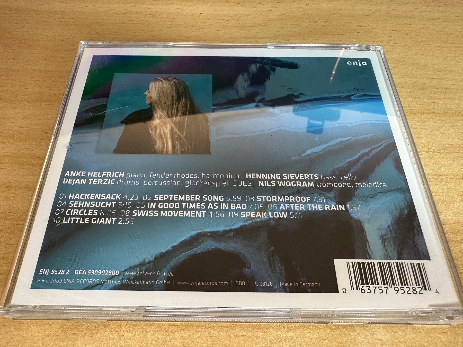 CD: C3 Anke Helfrich – Stormproof – Usato da Rikon im Tösstal venduto da Alpenmutz 1