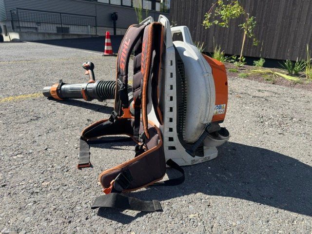 Stihl Laubbläser & Laubsauger: Blasgerät Stihl Benzin – Gebraucht aus Horgen von truebfg