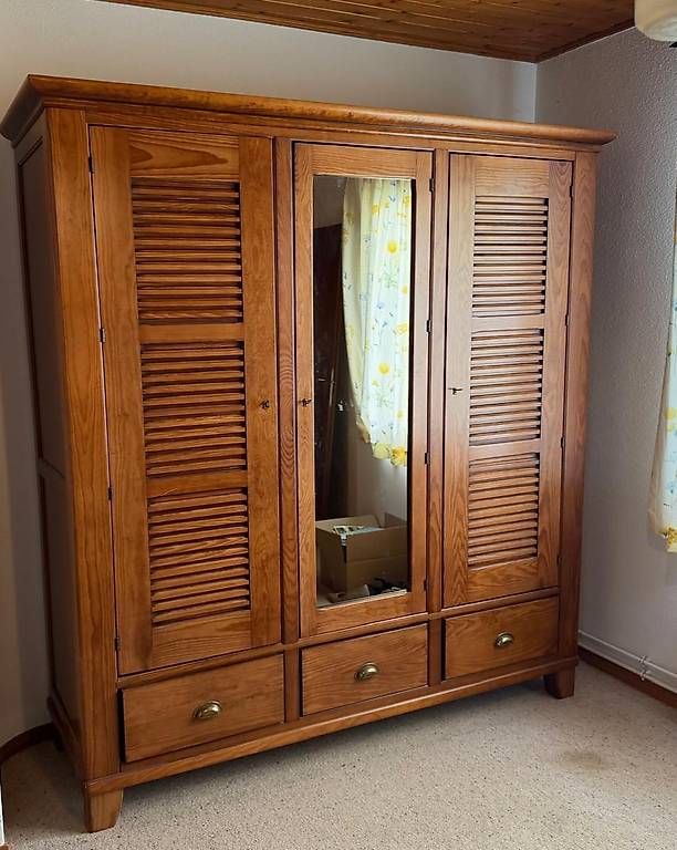 Armadi: Armoire – Usato da Epalinges venduto da pat_cg8y