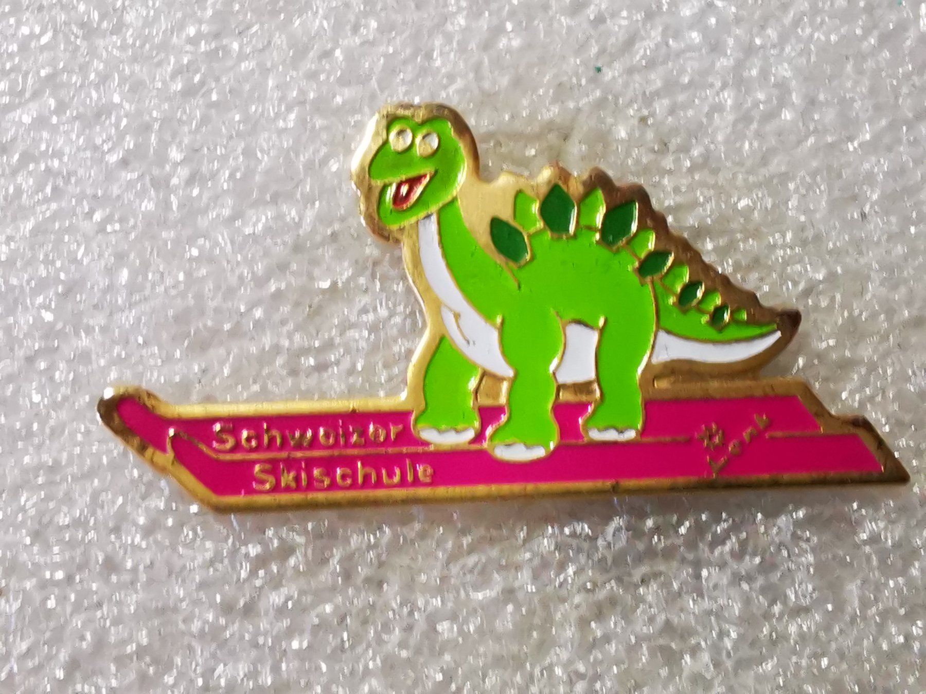 Plaketten & Abzeichen: Ansteckpin 143: Skischule Schweiz – Gebraucht aus Oppligen von Pin-Fall-Shop